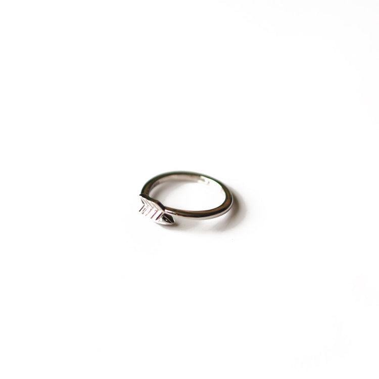 Focused 925 Sterling Silver Arrow Ring
