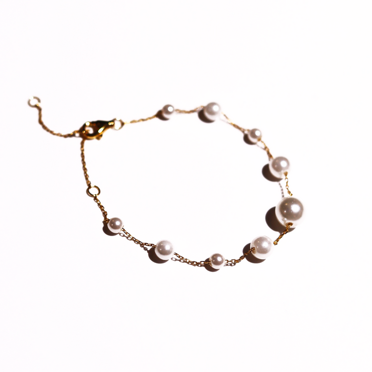 Pearl bracelet from Jewmei