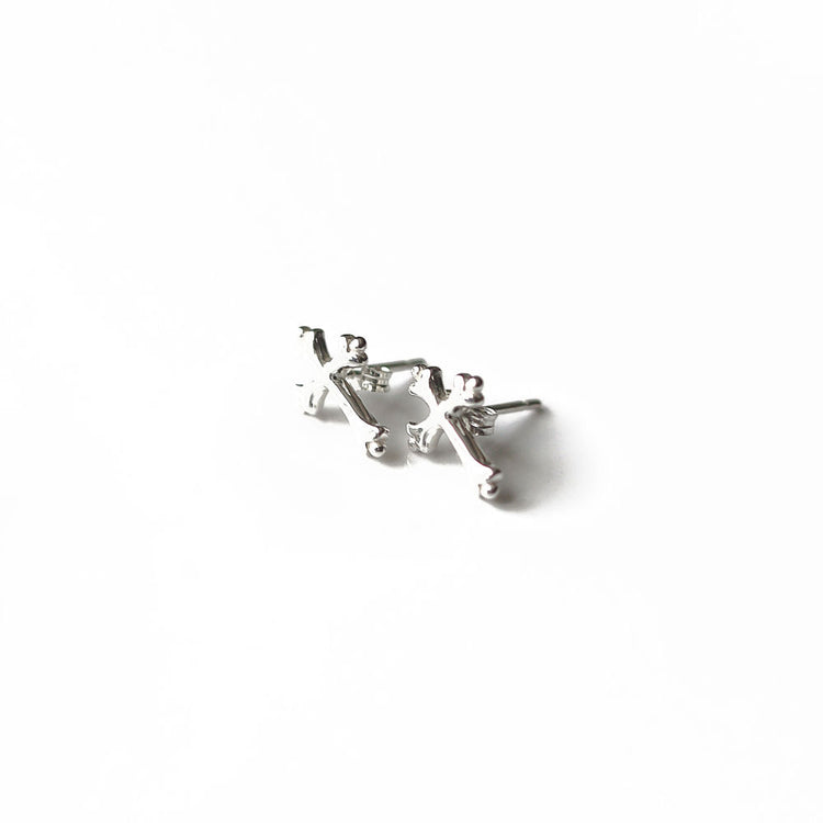 A pair of ‘God is Within’ her 925 Sterling Silver Cross Stud earrings from Jewmei